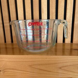 Pyrex Glass Measuring Bowl